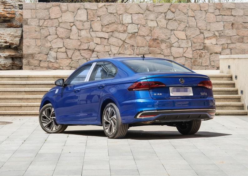 手握12万,2014款卡罗拉1.6l和2017款宝来