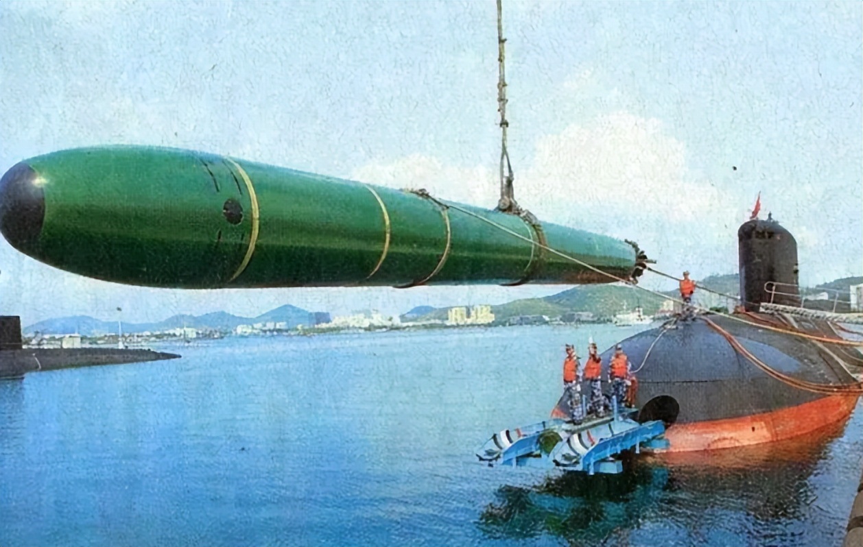 1993年我军提出参观俄军潜艇，对方犹豫再三提条件：除非做到六不