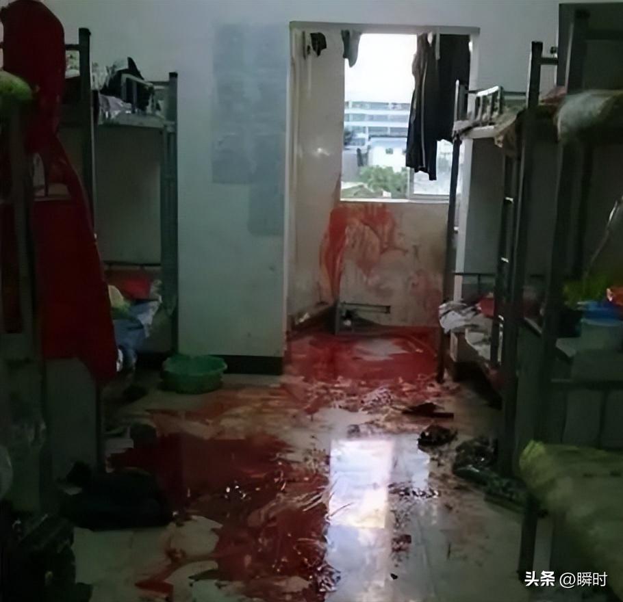 因为一个饮料瓶，一夜间杀12名高中生，却被亲生母亲送其上行刑台