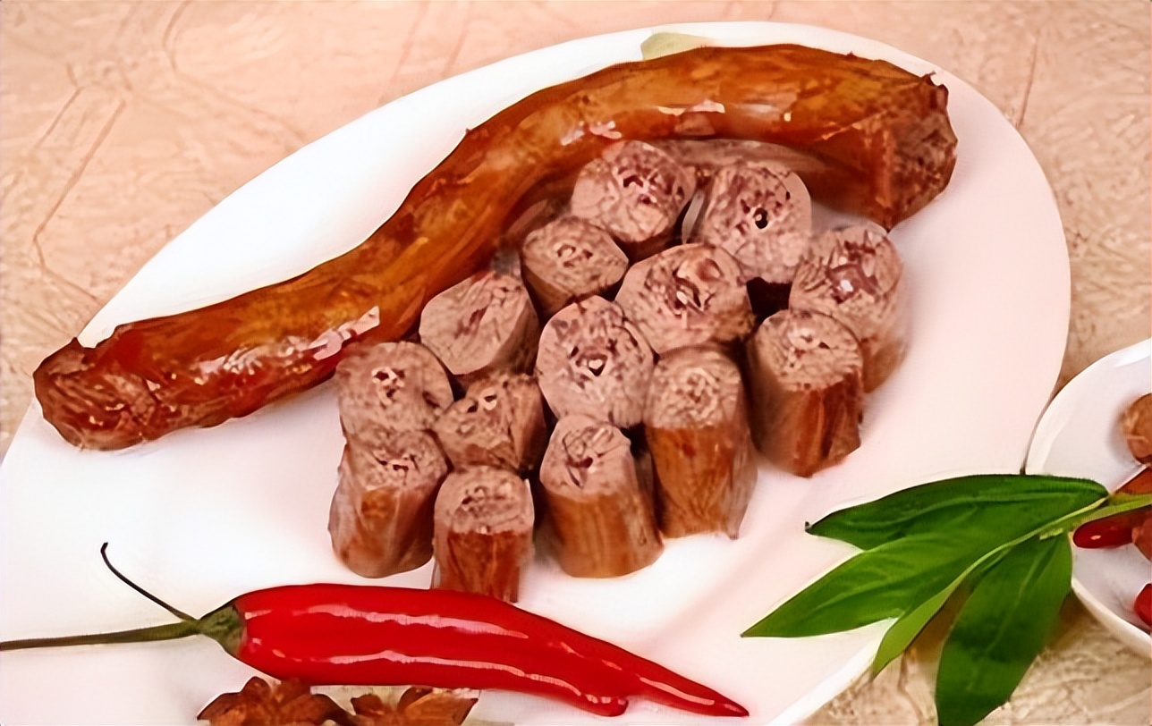 曾把门店开遍全国，却在一年间蒸发300亿，绝味鸭脖是如何做到的