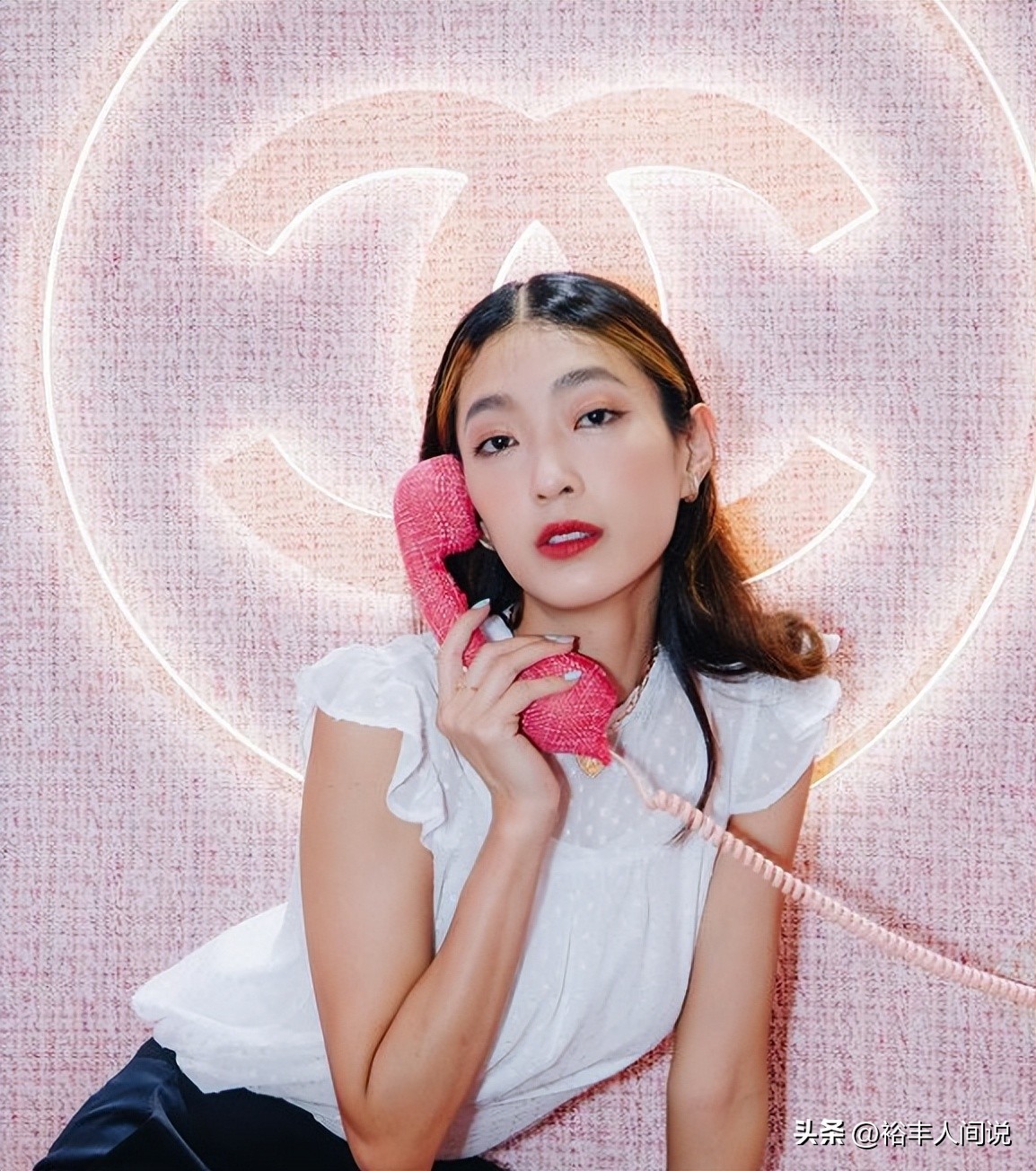 模特郑绰芹曝富豪圈的另一面!将女伴当礼物赠送,并教授她们知识