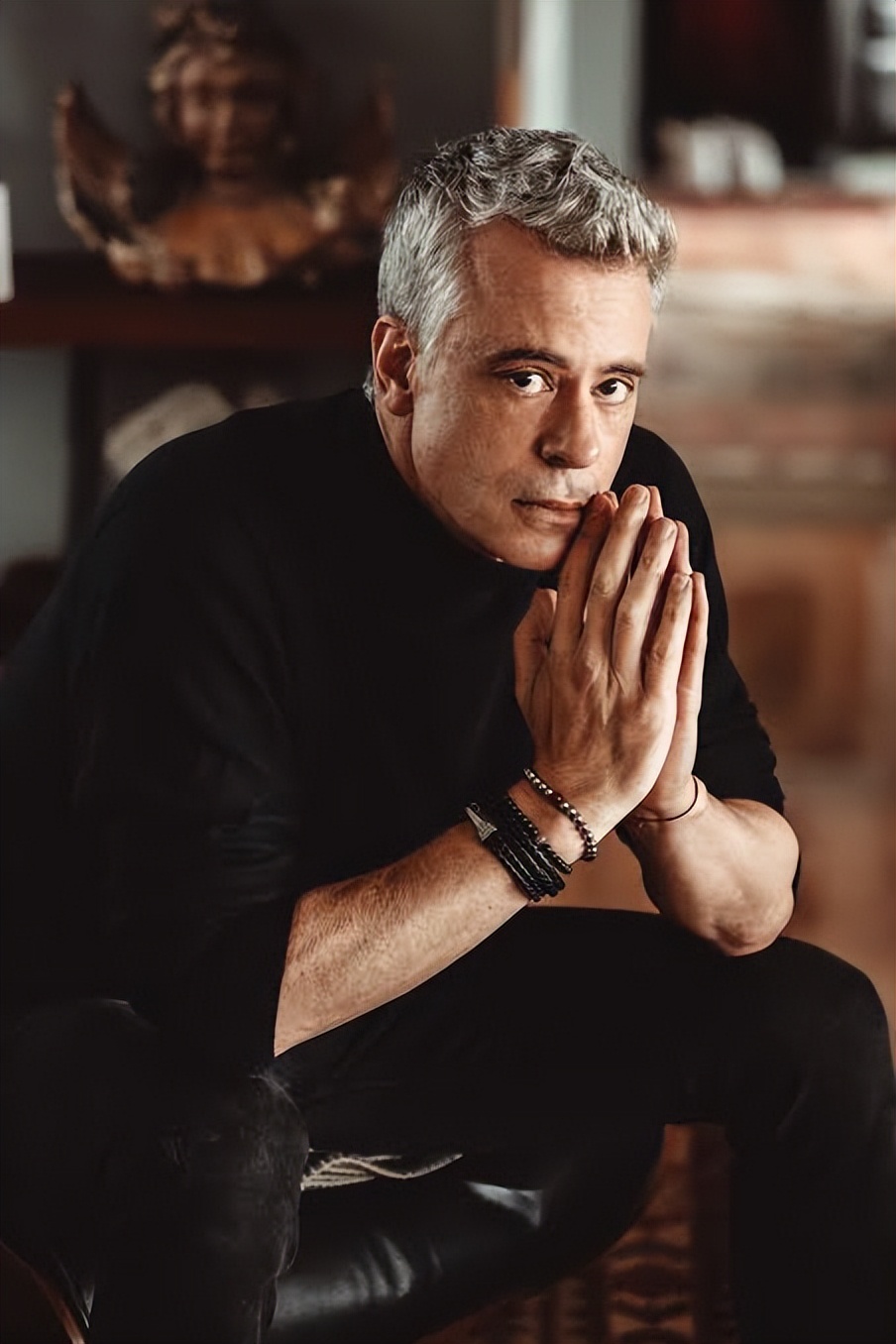 抑郁症跳楼致死的明星,8位因跳楼身亡去世的明星