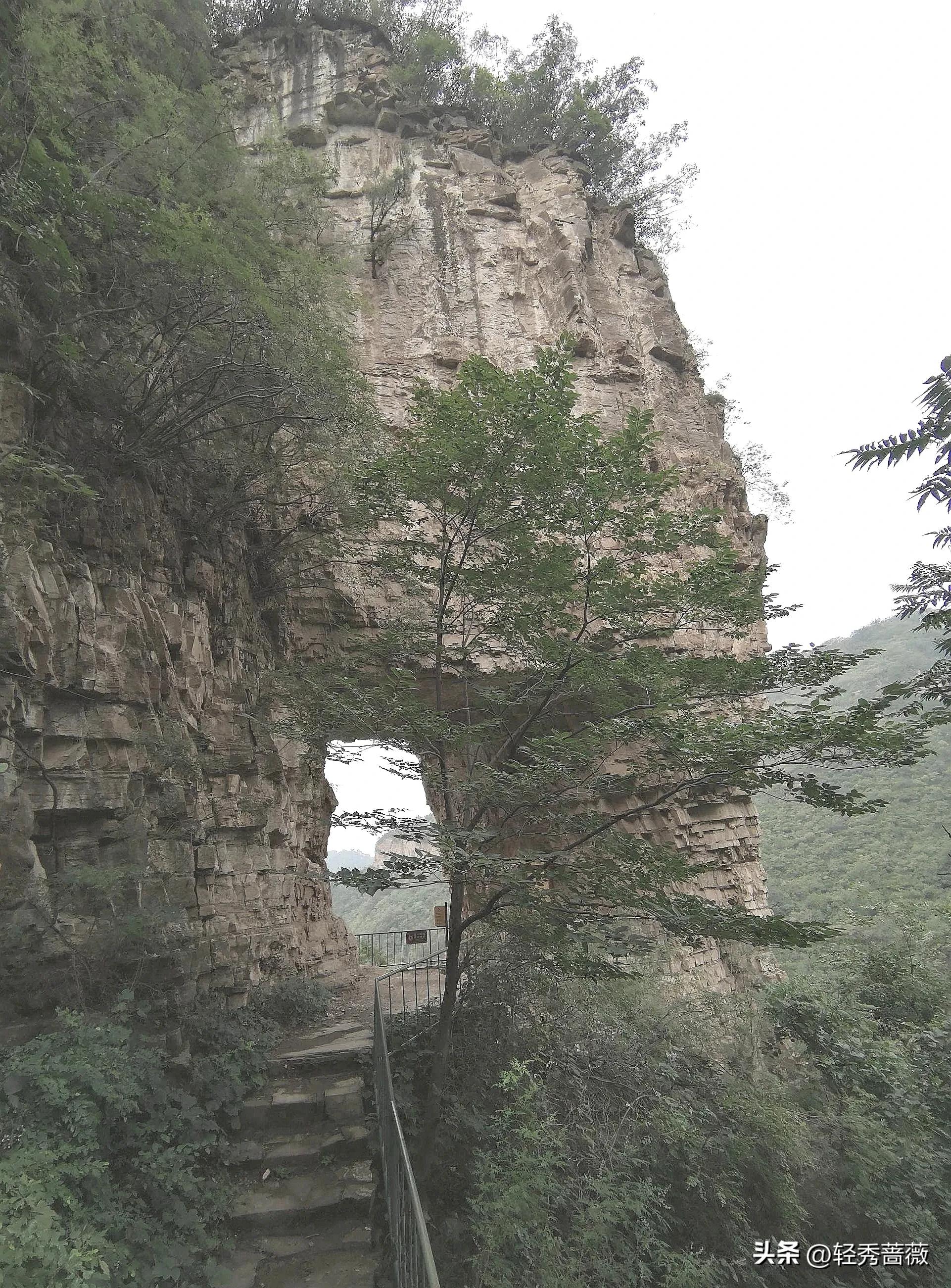 桂林象鼻山中的象鼻岩在哪,桂林象鼻山还有什么山