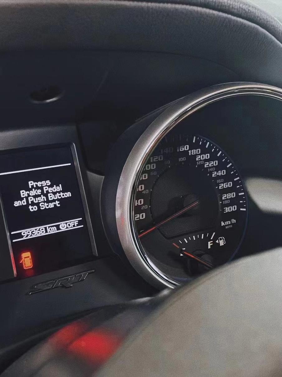 最新大切诺基srt8,最新版大切诺基srt8