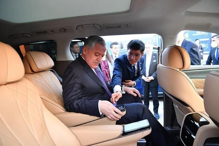 中亚专列开行让中国新能源汽车驶入出海“快轨”