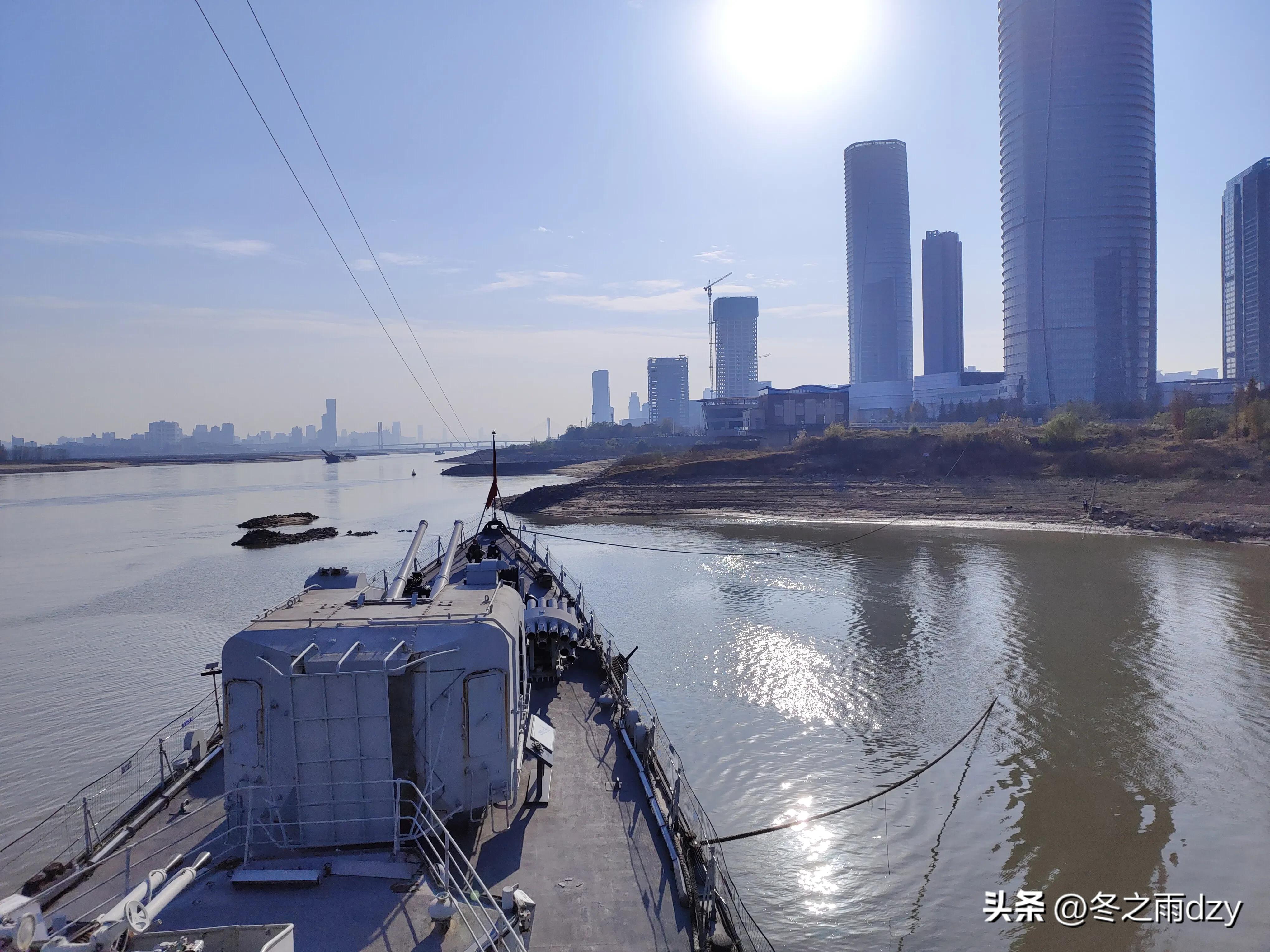 南昌舰主题园凤凰洲湿地公园,凤凰洲建军广场