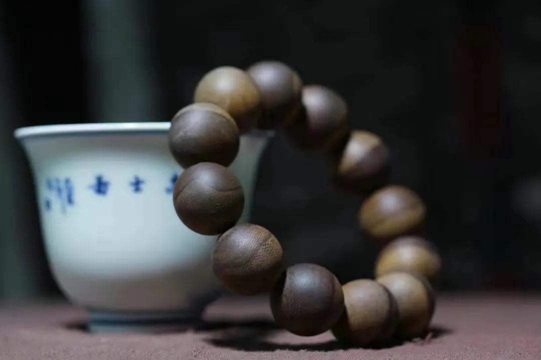 白奇楠和绿奇楠紫奇楠哪个贵,白奇楠与绿奇楠沉香