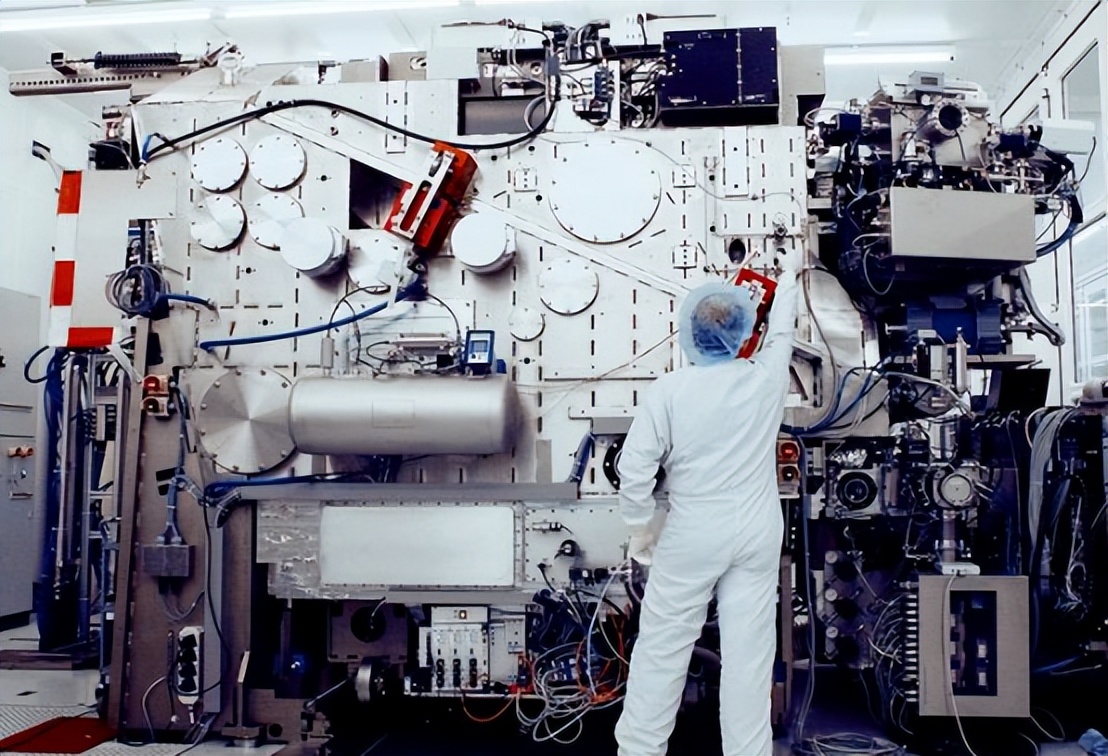 中国首台光刻机交货了吗,首台光刻机最新消息