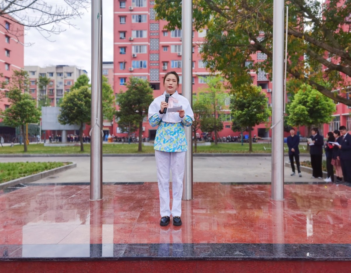 观看校园结核病防控宣传视频,结核病防控日进入校园