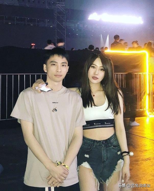 范志毅大女儿和现任妻子,范志毅妻子和女儿