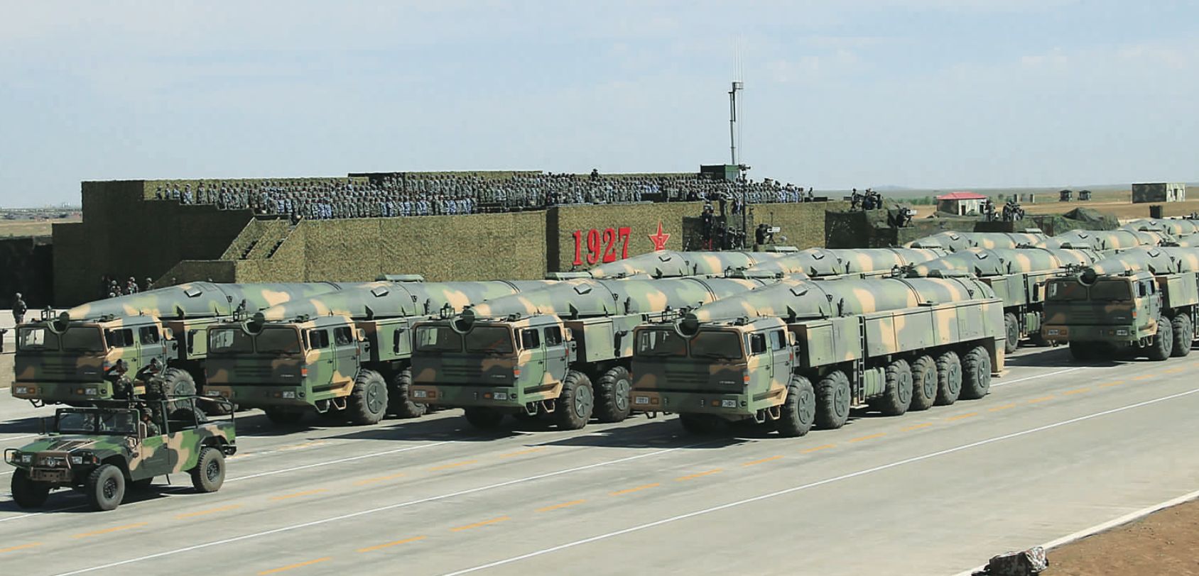 中国新型轮式导弹车,中国导弹车实战测试