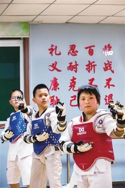 六一快乐全家总动员,六一开场舞蹈欢乐总动员