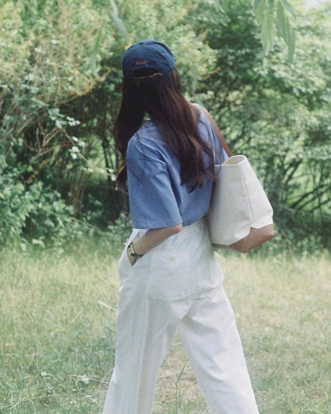 彩色大t恤怎么穿好看,今年时髦宽松t恤