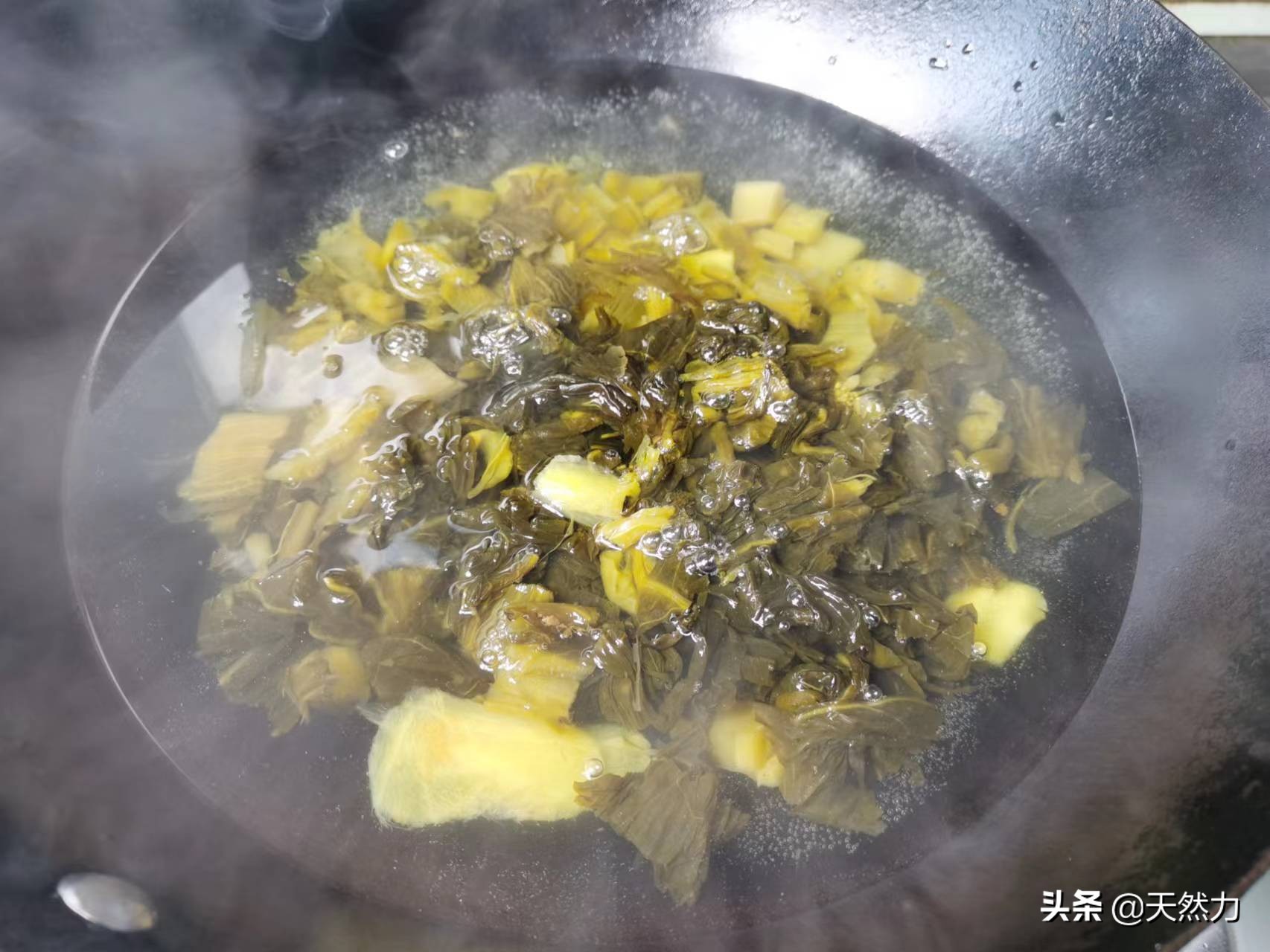 酸菜鱼正宗酸菜鱼的做法,酸菜鱼家常做法鱼肉鲜香滑嫩酸