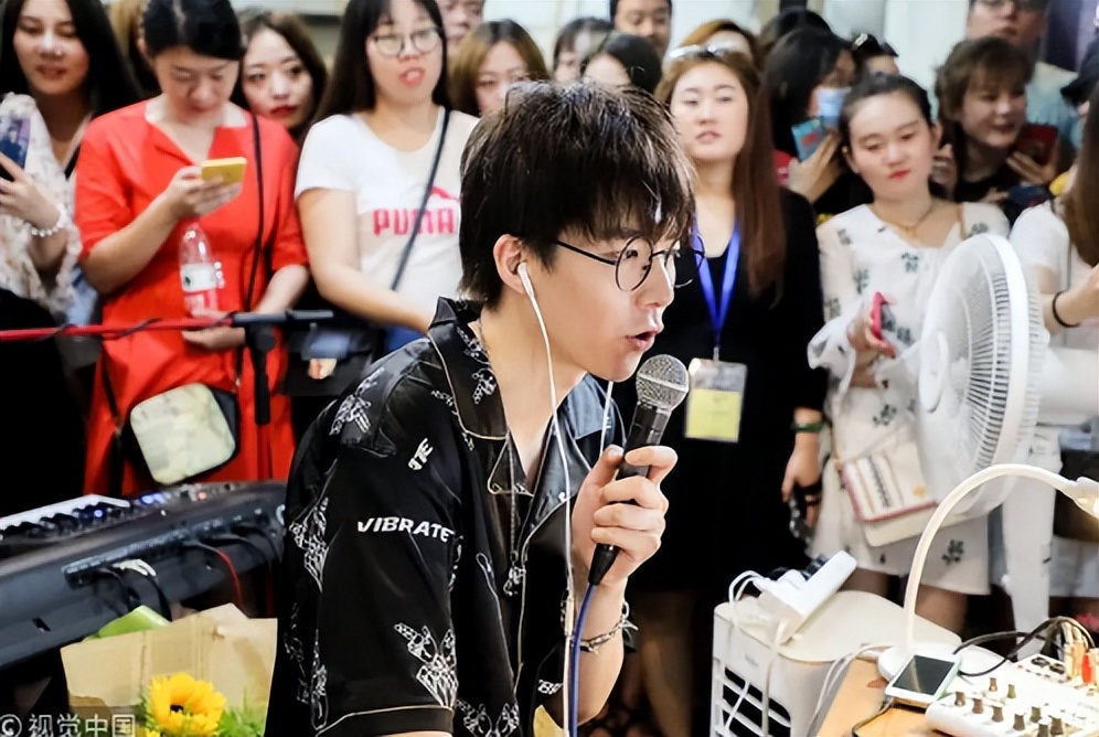 做主播怎么样才能吸引更多人观看,主播吸引人气的话术