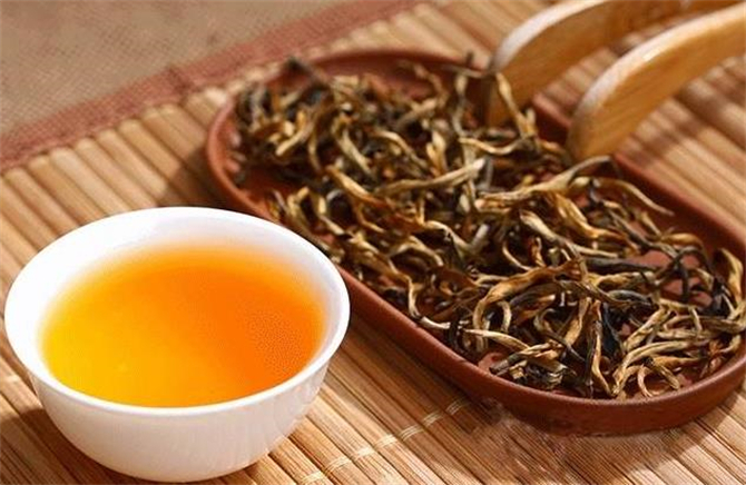 金骏眉茶是黑的还是白的,金骏眉是黑芽贵还是黄芽