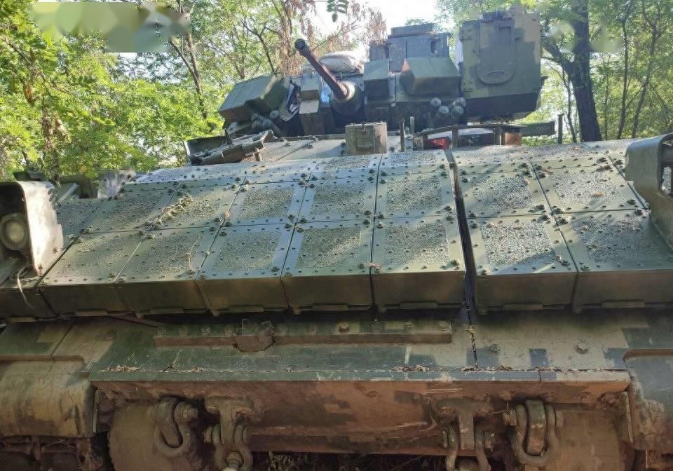 美援乌m2步兵战车,美国援乌m777轻型榴弹炮