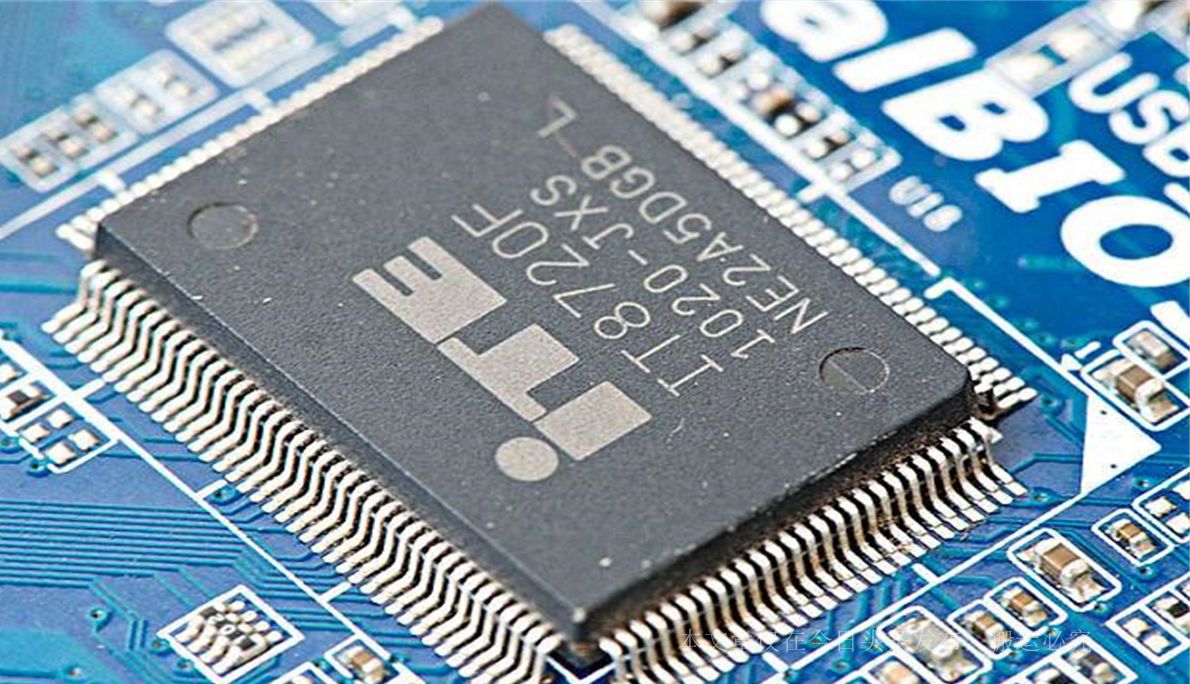 中国小伙设计出最快电动汽车,美国发明新型超级电动车