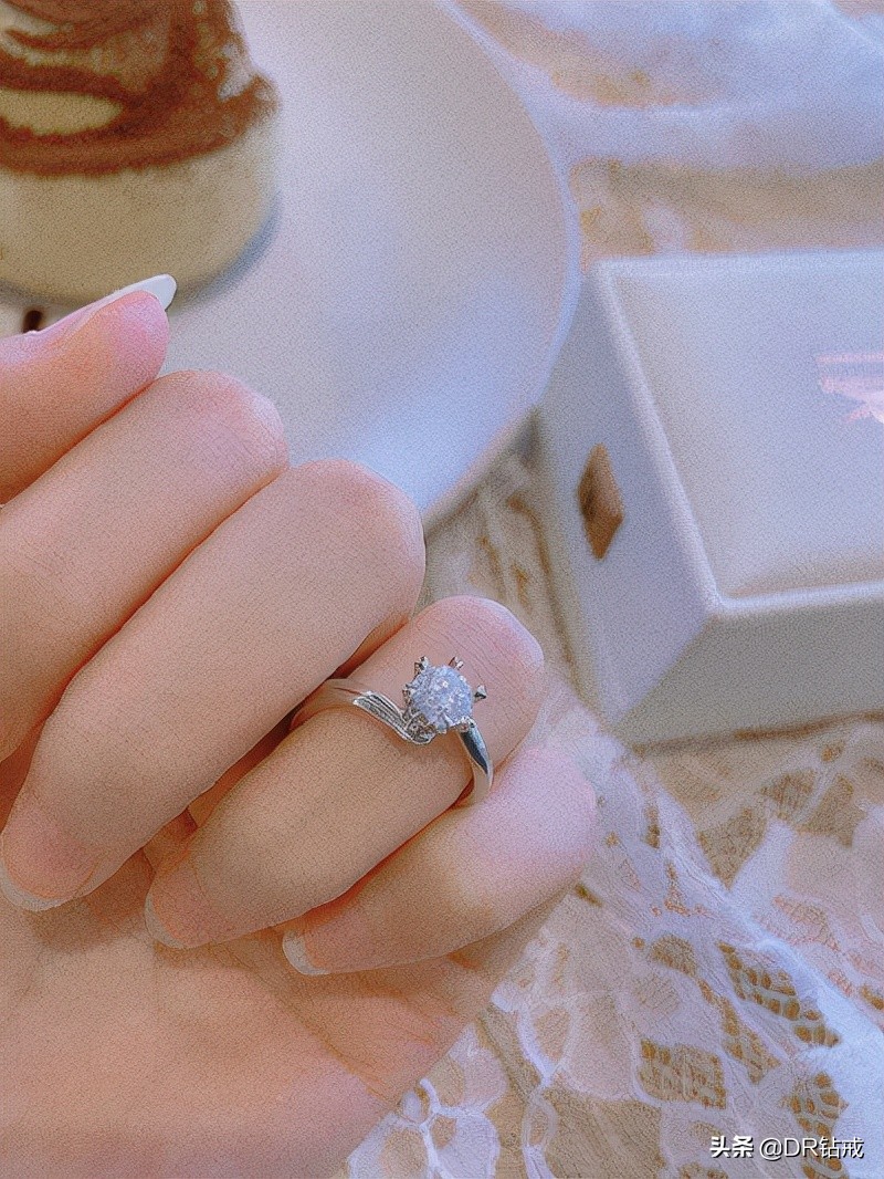 30分男钻戒需要多大的戒托,钻戒750戒托发黄怎么办