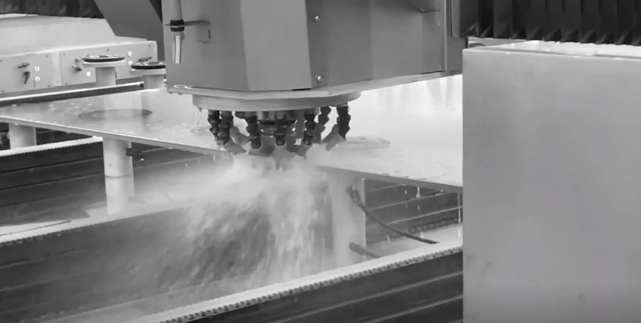 伟人水晶棺有多完美？纯度99.999%可抗8级地震，至今仍无法复制