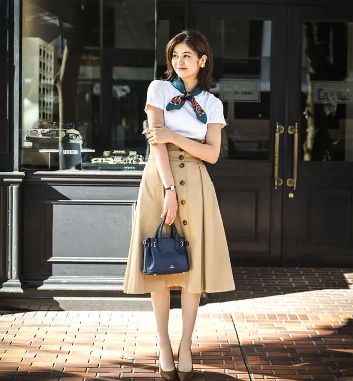 鍐绌块湶瓒鹃瀷,涓婁簡骞寸邯鐨勫コ浜哄皯绌胯繖4绉嶉瀷