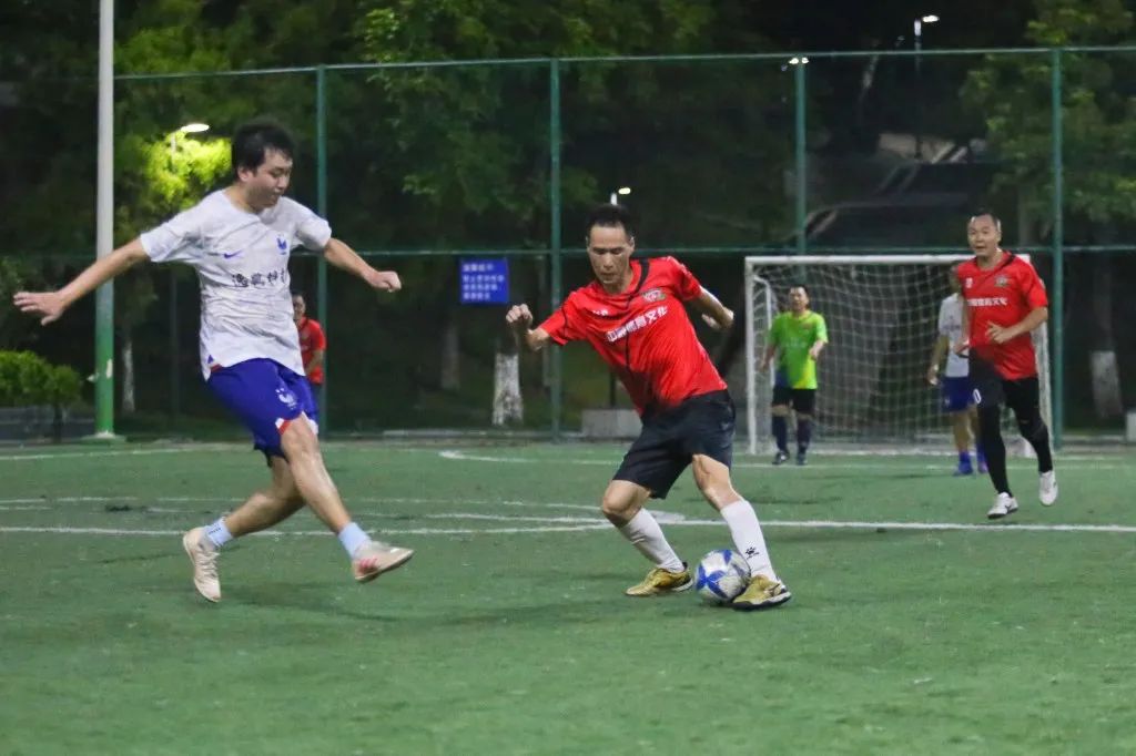 品神湾菠萝，享快乐足球！中山市第二届菠萝公益杯足球赛精彩刺激