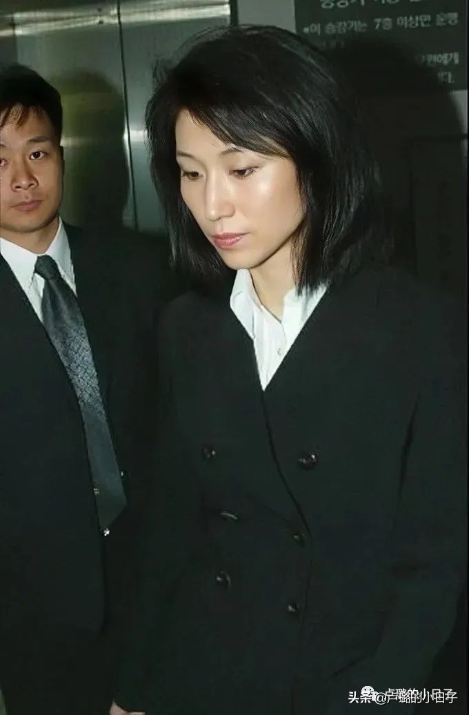 小三复仇勾搭总统女婿，除剧情，女主财阀级别的穿搭也值得一看