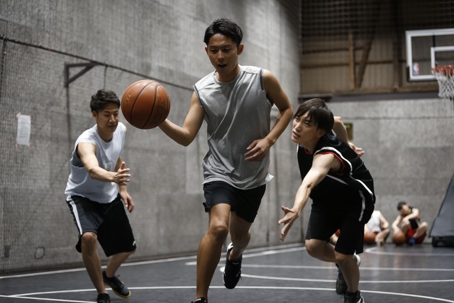 如何突破篮球投篮瓶颈期,如何克服打球不敢投篮