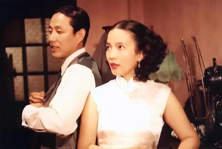 围城方鸿渐和苏文纨的关系,围城中为什么苏文纨会看上方鸿渐