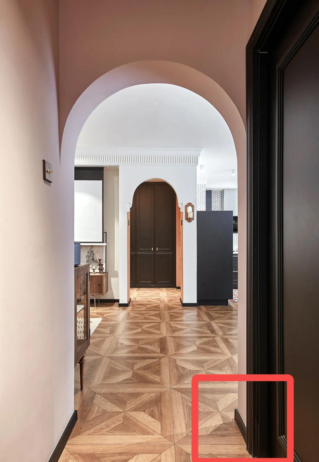 踢脚线作用是什么,踢脚线和踢脚线之间用什么