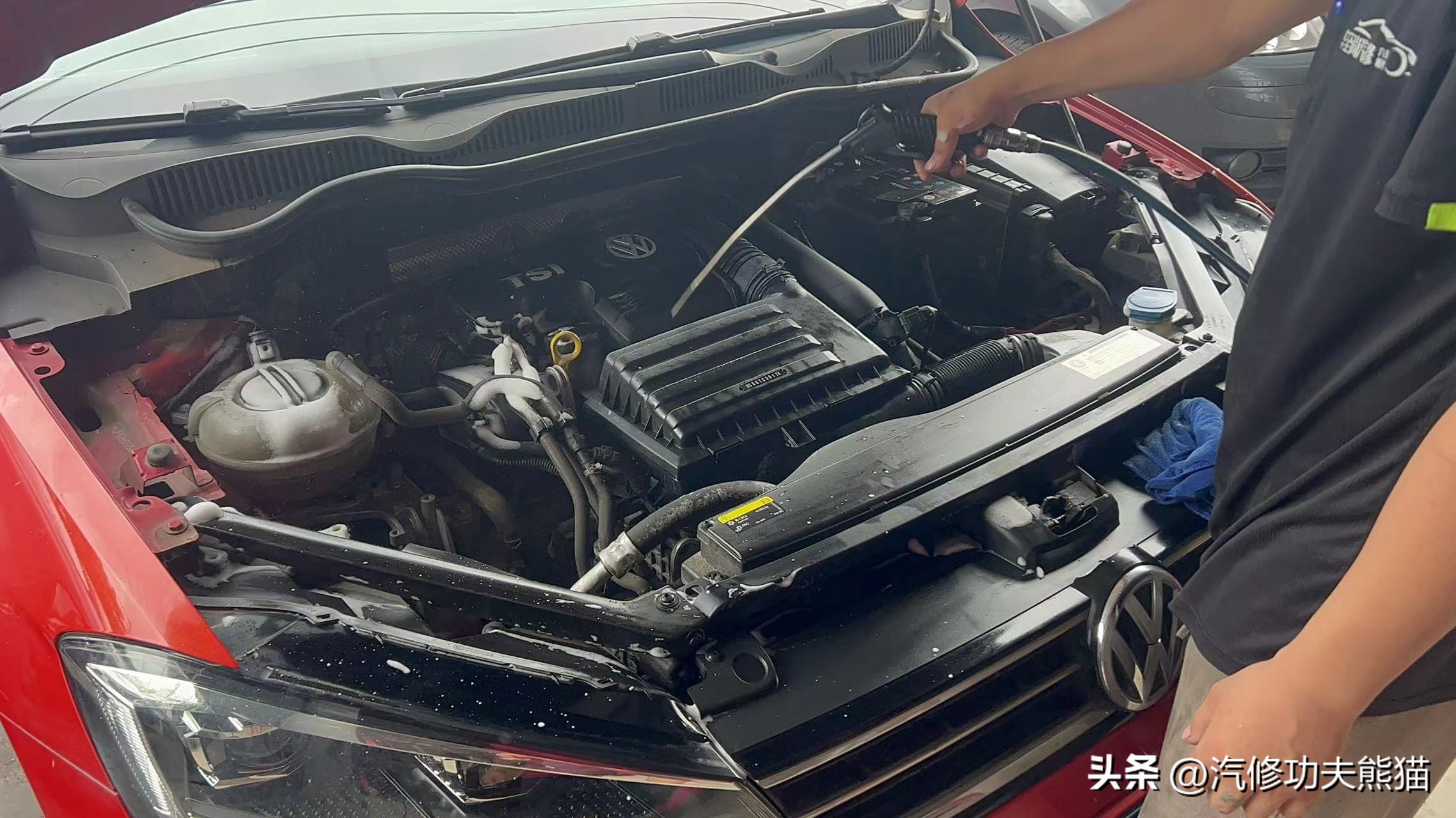 简单的给车做个保养,如何给车做保养视频