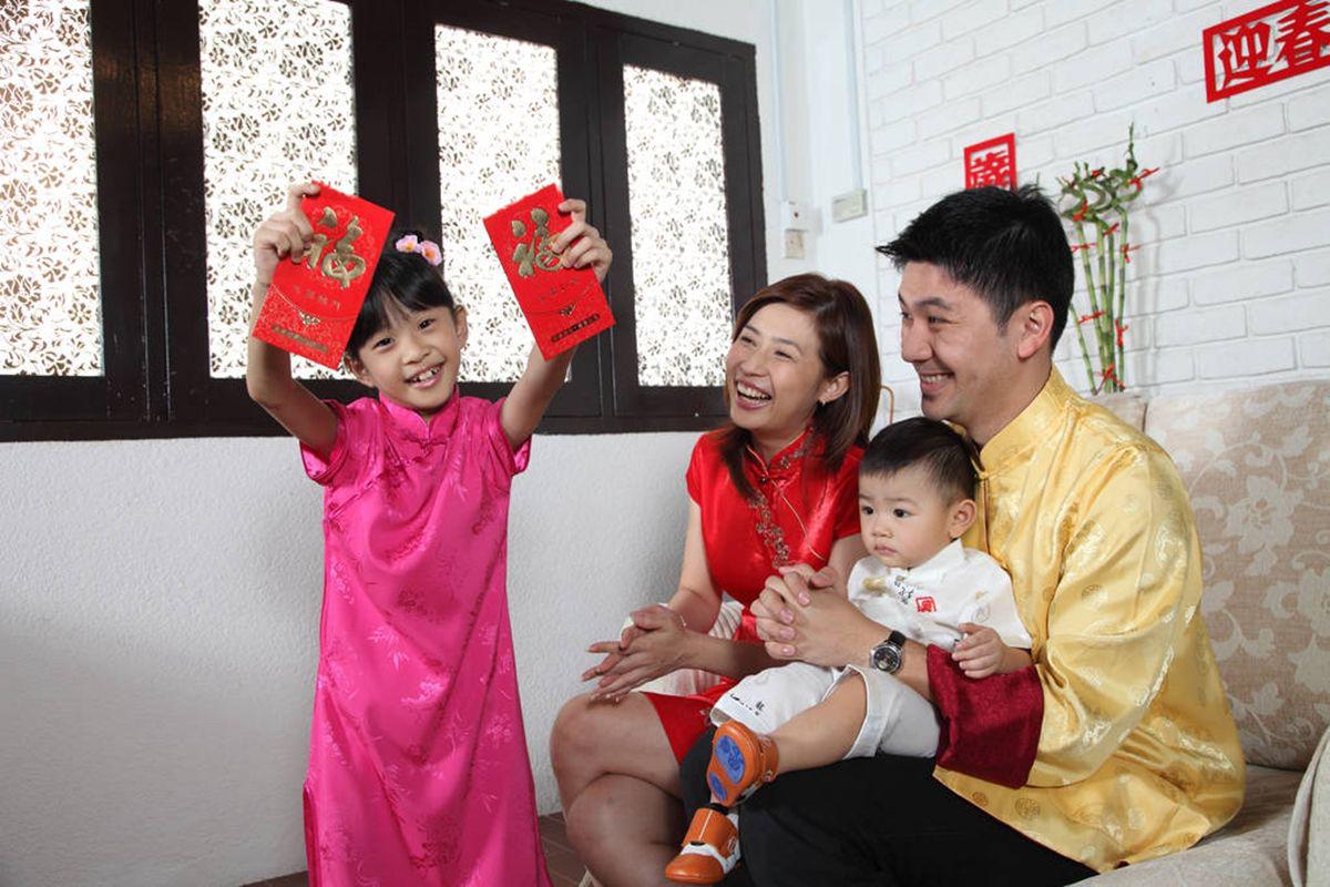 亲戚给宝宝发周岁红包怎么回复,给小孩红包怎么高情商的处理