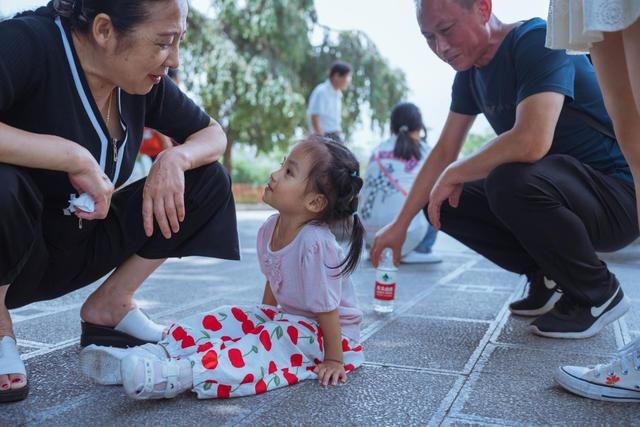 十年前带老妈出游,十年前带娃和十年后带娃