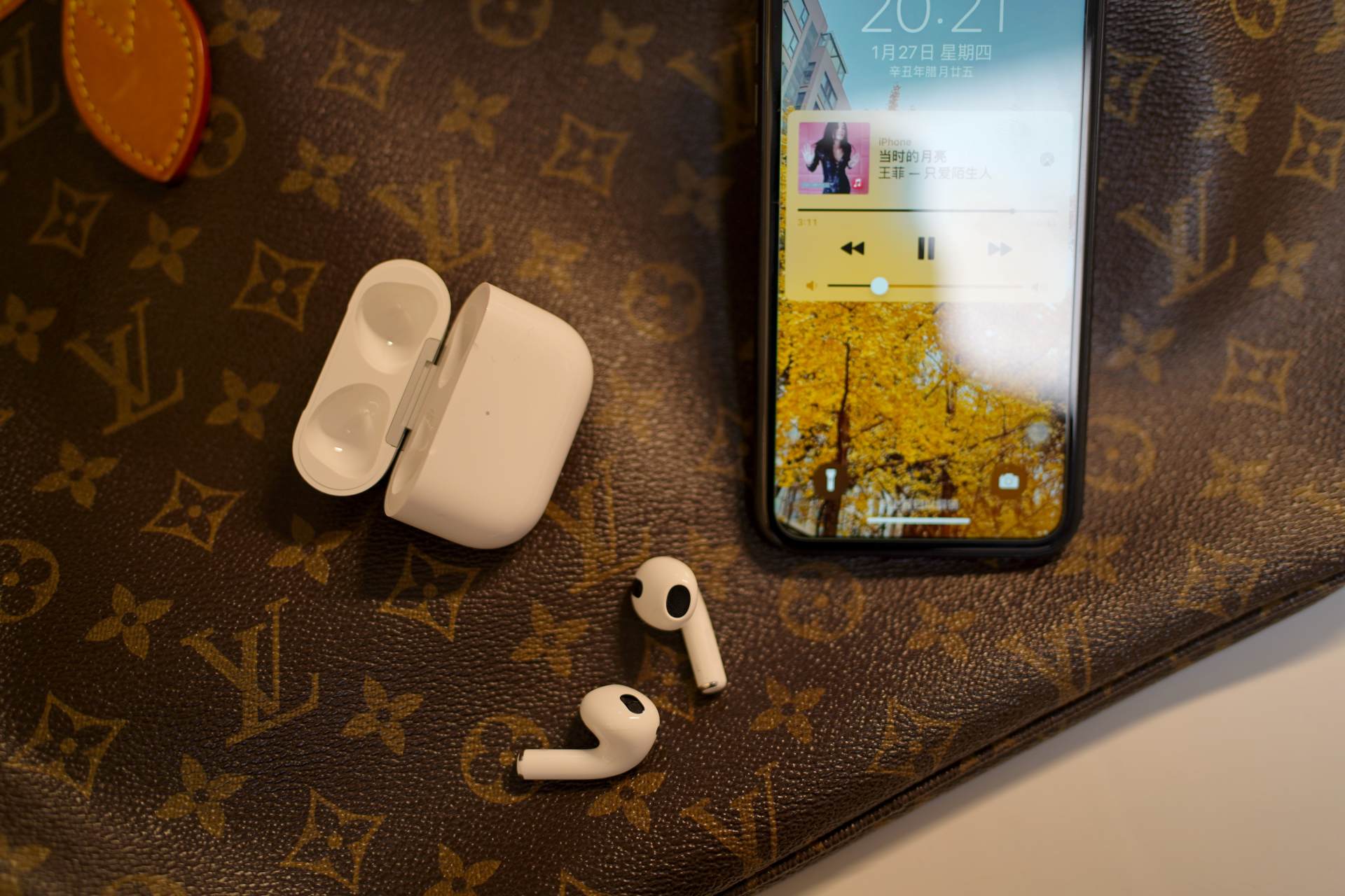 现在入手iphone13值不值得,现在入手iphone13值不值