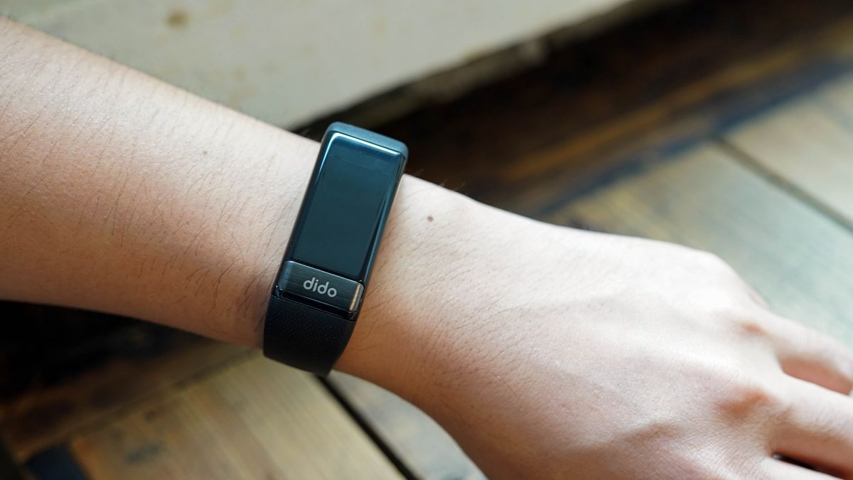 精准实时测心率和血压的智能手环,智能手环血压心率测量戴哪只手好