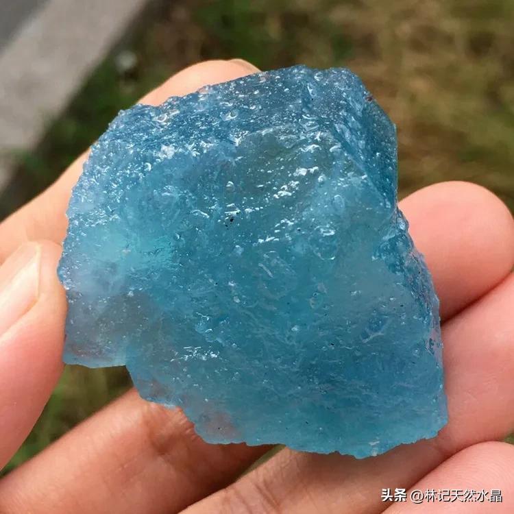 海蓝宝石和皇家蓝宝石的区别,海蓝宝石哪种形状值得珍藏