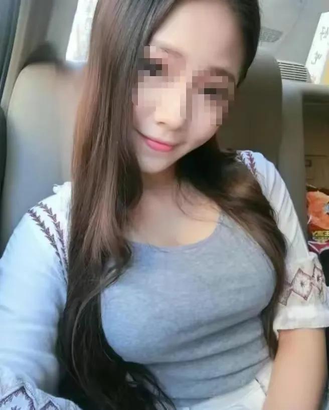 女生醉酒让男朋友送回家,女子醉酒让朋友送回家