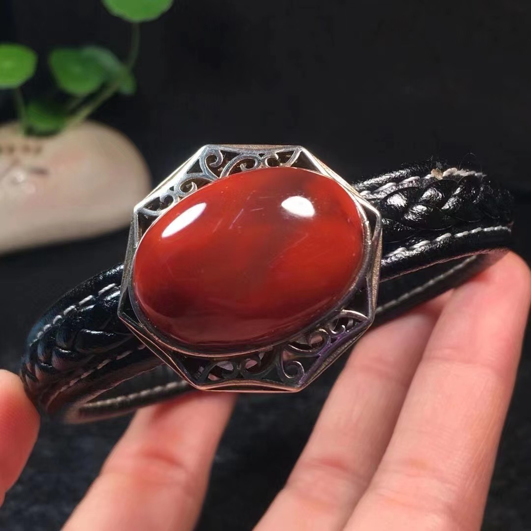 戴便宜的手链对身体有害吗,戴便宜的手链丢人吗