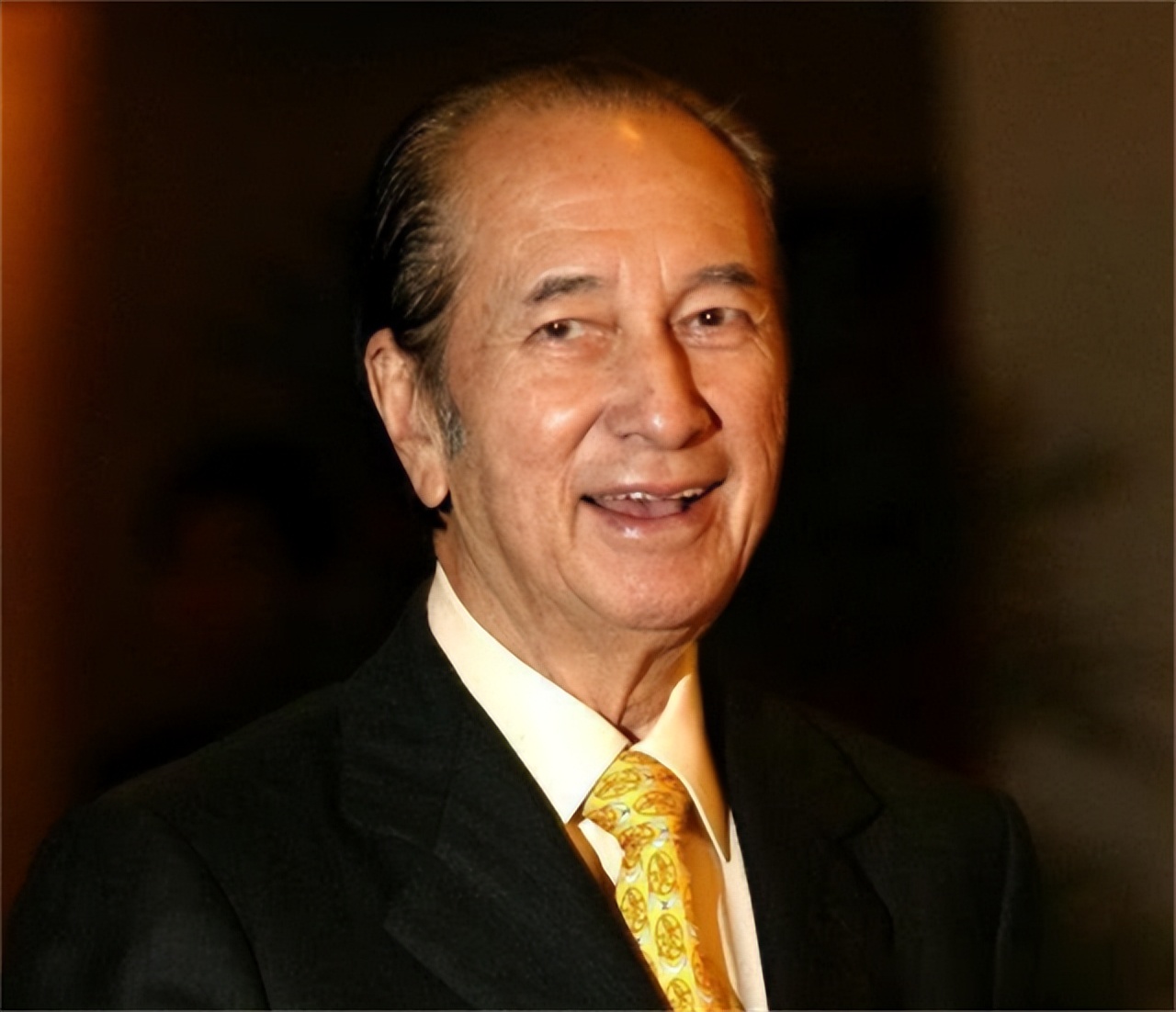 澳门赌王洪永时：一口气买30台劳斯莱斯，还娶外国模特为妻