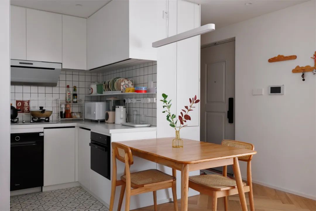 95后小夫妻二手房翻新,95后小夫妻返乡改造老房子