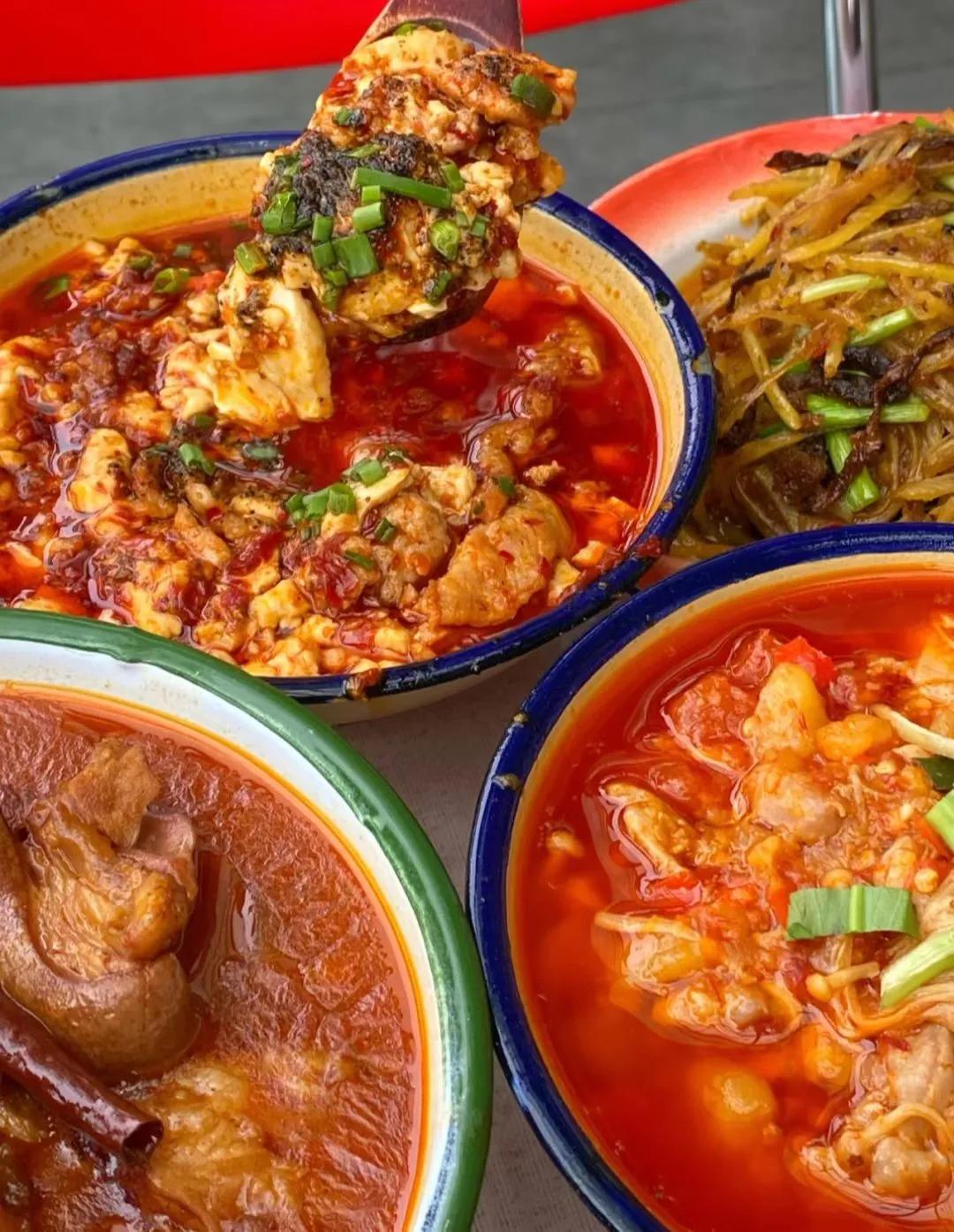 昆明市藏在巷子里的老火锅,昆明市中心藏在巷子里的小吃