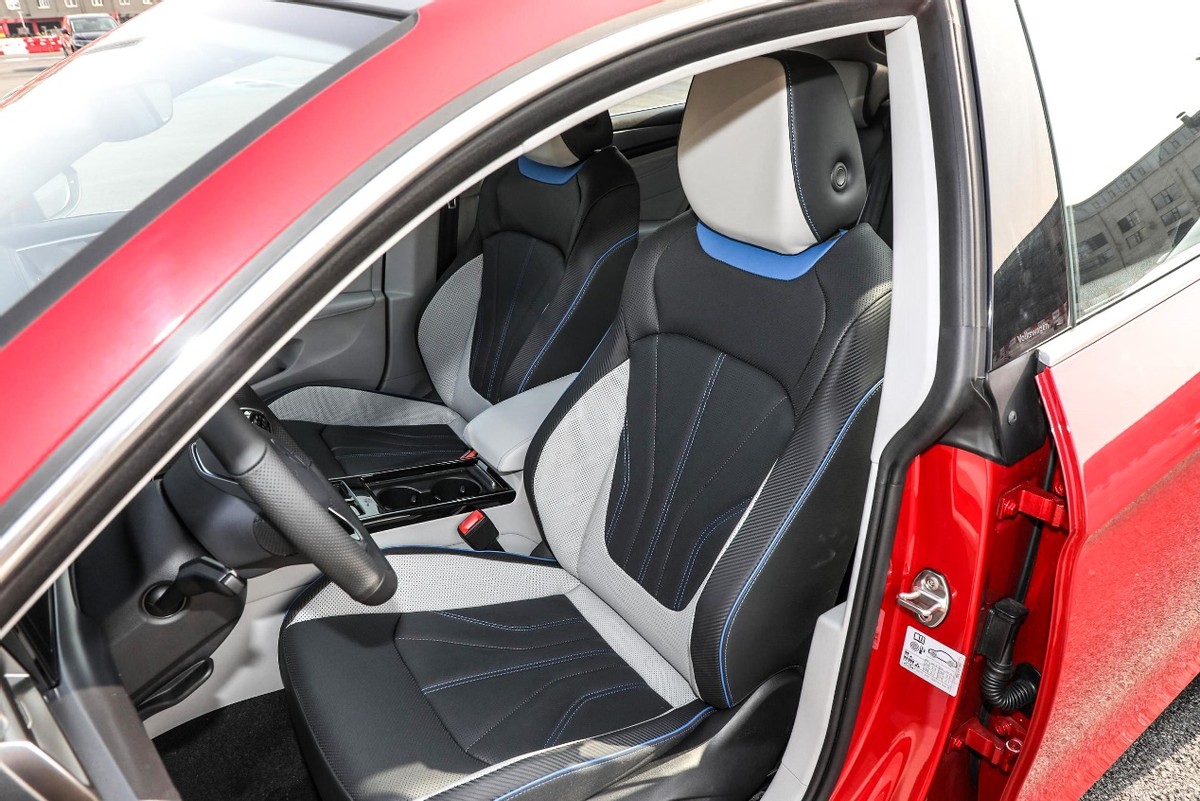 开了思域再开卡罗拉,大众凌渡2022新款对比本田思域