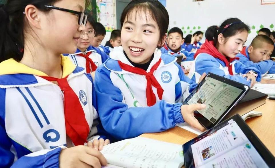 四川一中学变相让学生买平板,共收费2400余万,处理结果大快人心