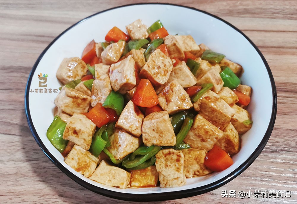 女人皮肤干燥需要补水吗,秋冬皮肤干燥可以每天敷面膜吗