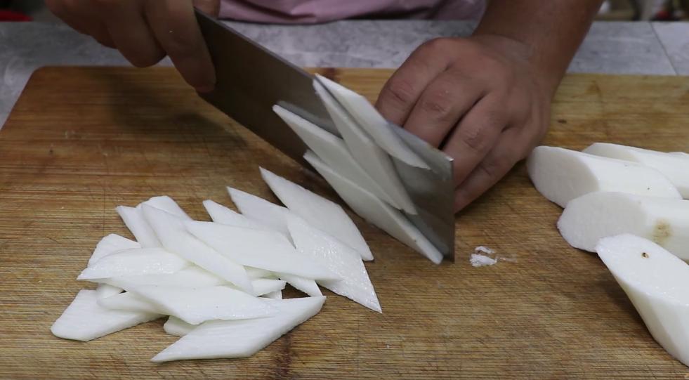 老年人秋季止咳润肺食疗法,老人润肺止咳化痰的食物