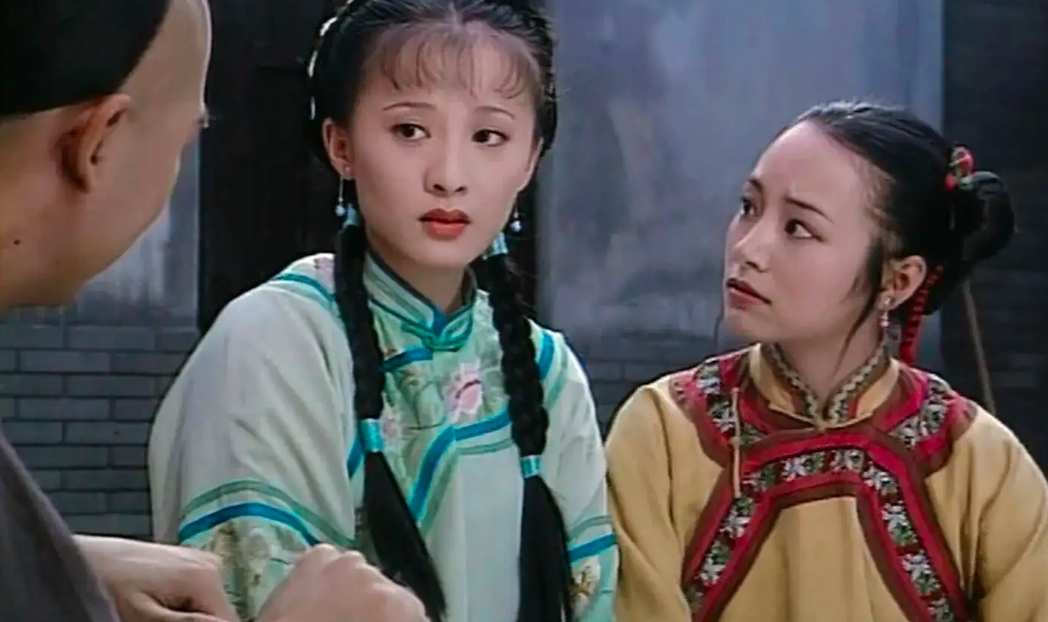 少爷洗脚,少爷给丫鬟洗脚