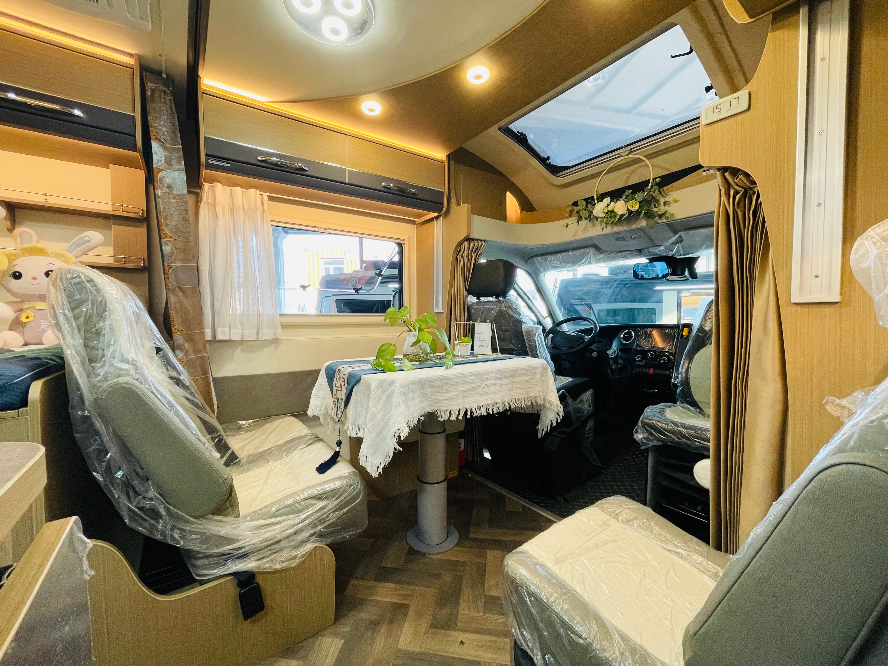 奇瑞瑞弗t800房车价格,出租型b型上下独立床房车