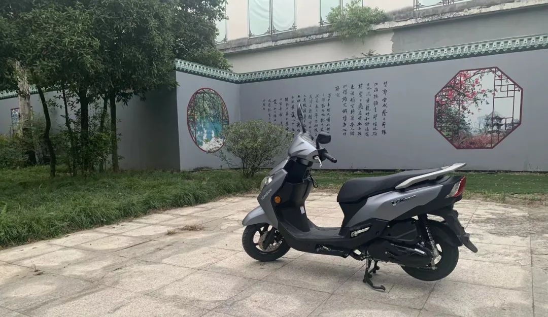 豪爵虎鲨vx125真实测评,豪爵虎鲨vx125和铃木ue125买哪个好