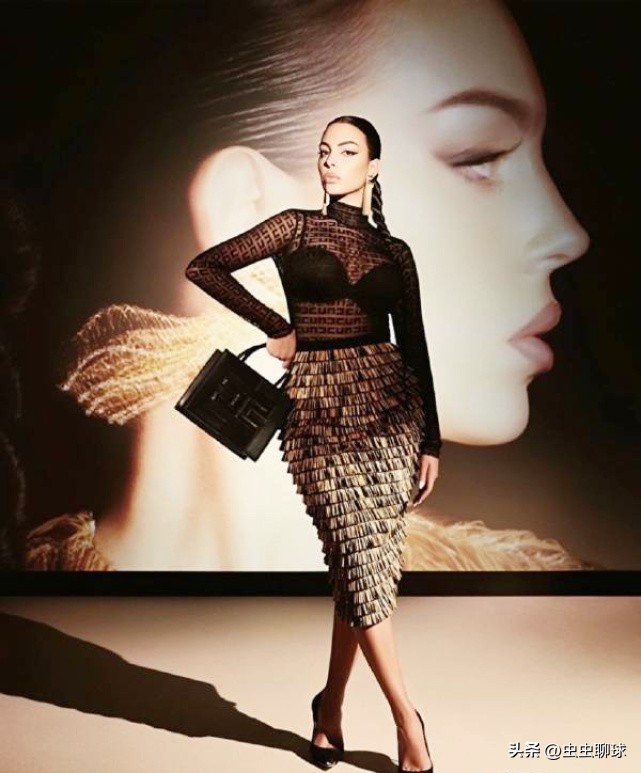 C罗一技能比梅西强！乔治娜粉丝超过4600万赚钱机器发一贴1.2万