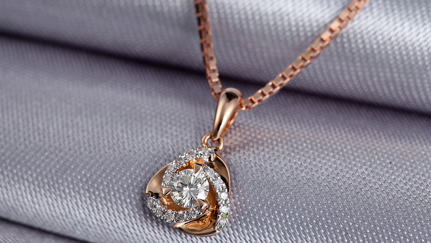 18k白金才半年就发黄了,18k白金褪色可以保养么